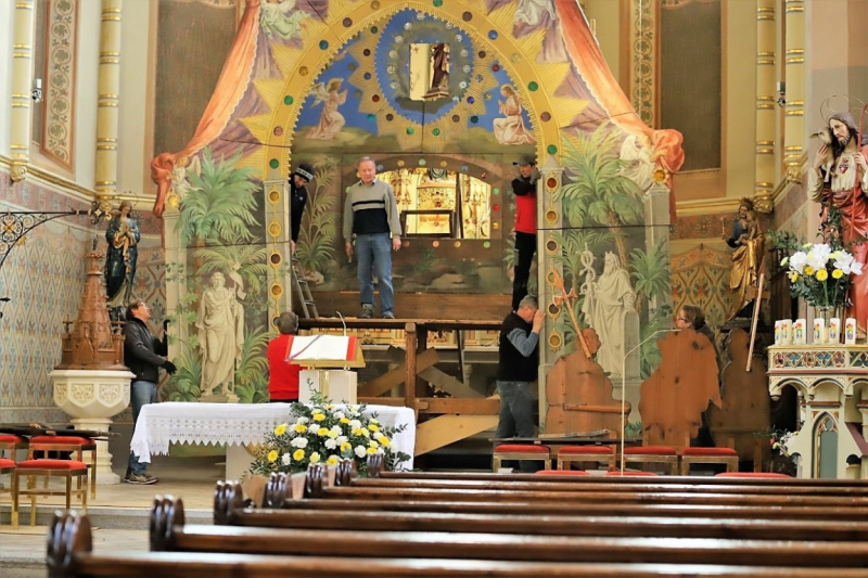 Abbau des Ostergrabes – ein gesellschaftliches Ereignis