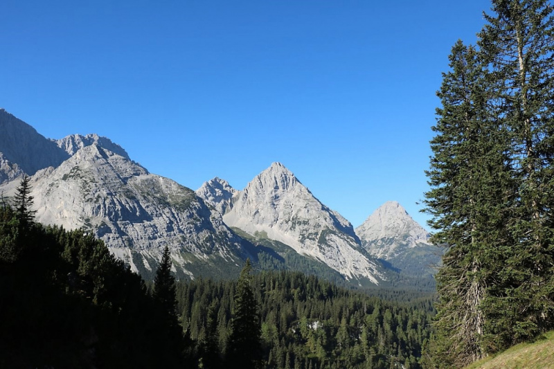Tag auf der Hochfeldernalm – zwischen Morgen- und Abendsonne
