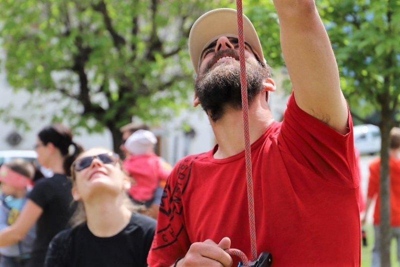 Barwies – 150jährige Fichte wird Maibaum