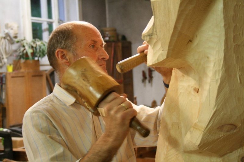 Beim Bildhauer Siegfried Krismer in Fiss