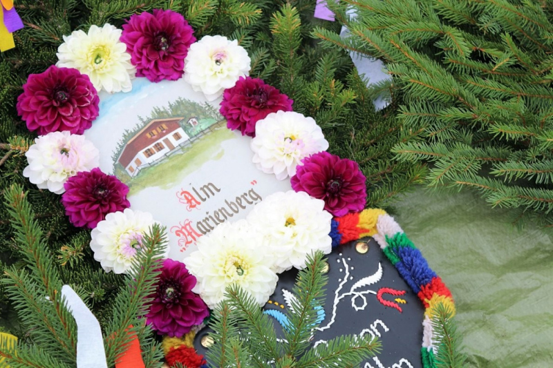 Drei-Almen-Abtrieb in Barwies – Abschied des Marienberg-Hirten
