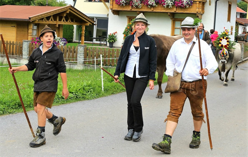 Drei-Almen-Abtrieb in Barwies – Abschied des Marienberg-Hirten