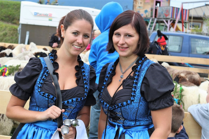 Drei-Almen-Abtrieb in Barwies – Abschied des Marienberg-Hirten