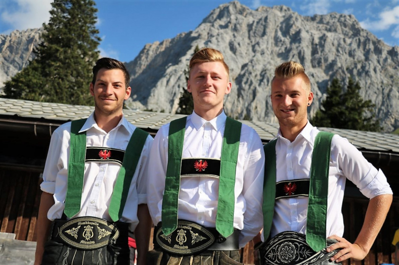 Einweihung Hochfeldern Alm – „Dorffest“ auf der Mieminger Alpe 