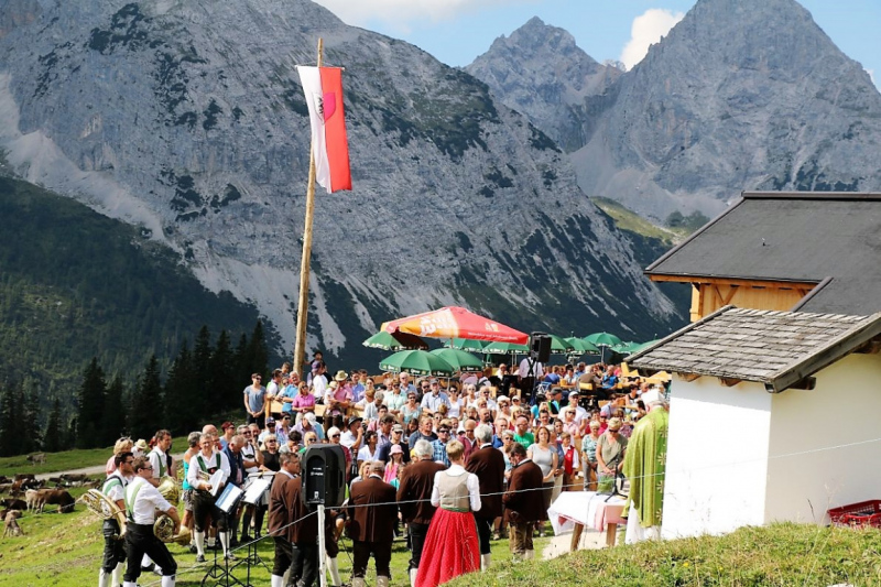 Einweihung Hochfeldern Alm – „Dorffest“ auf der Mieminger Alpe 