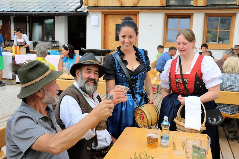 Einweihung Hochfeldern Alm – „Dorffest“ auf der Mieminger Alpe 