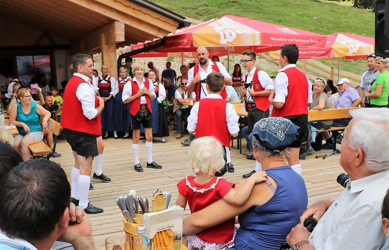 Einweihung Hochfeldern Alm – „Dorffest“ auf der Mieminger Alpe 