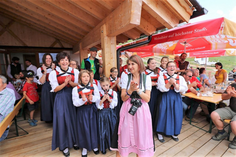 Einweihung Hochfeldern Alm – „Dorffest“ auf der Mieminger Alpe 