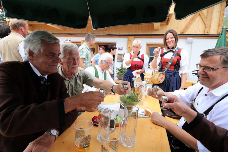 Einweihung Hochfeldern Alm – „Dorffest“ auf der Mieminger Alpe 
