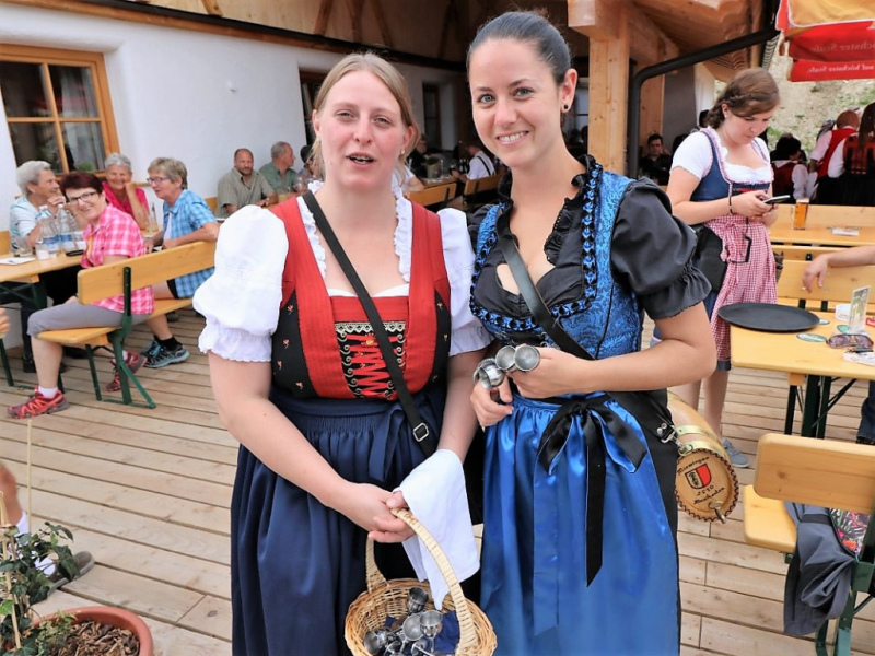 Einweihung Hochfeldern Alm – „Dorffest“ auf der Mieminger Alpe 