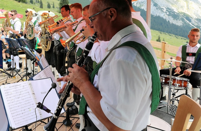 Einweihung Hochfeldern Alm – „Dorffest“ auf der Mieminger Alpe 