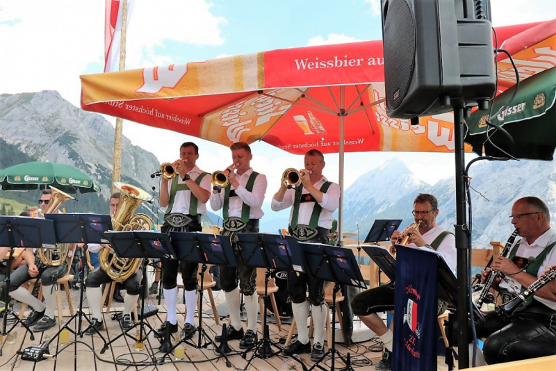 Einweihung Hochfeldern Alm – „Dorffest“ auf der Mieminger Alpe 