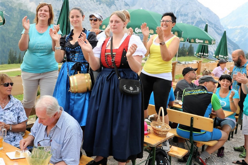 Einweihung Hochfeldern Alm – „Dorffest“ auf der Mieminger Alpe 