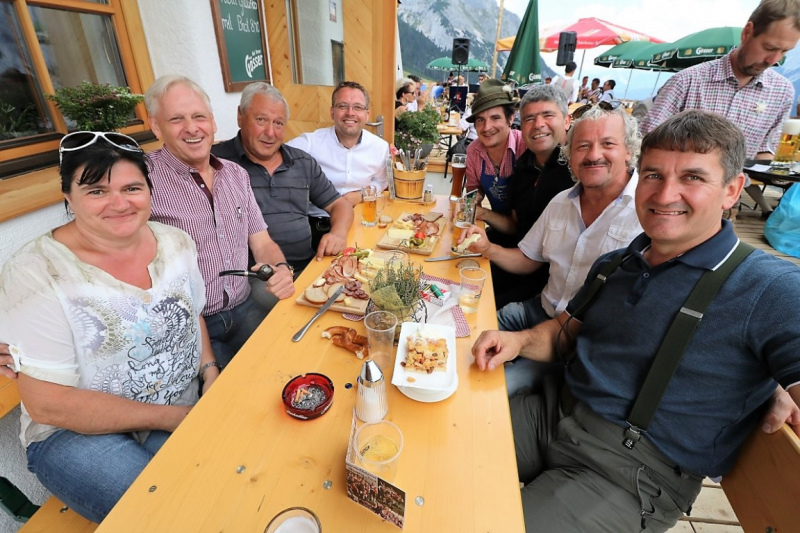 Einweihung Hochfeldern Alm – „Dorffest“ auf der Mieminger Alpe 