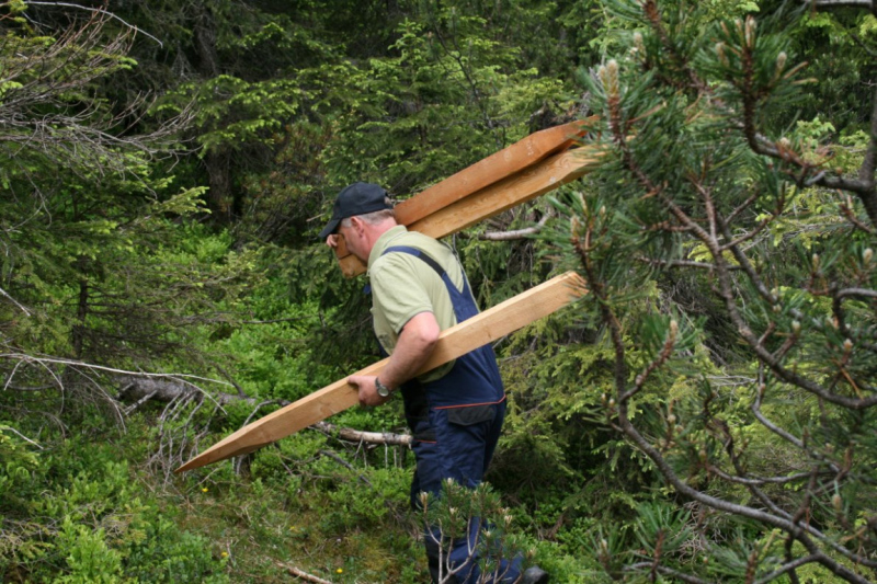 Feldernalmbauern zäunen vier Kilometer Weidezäune
