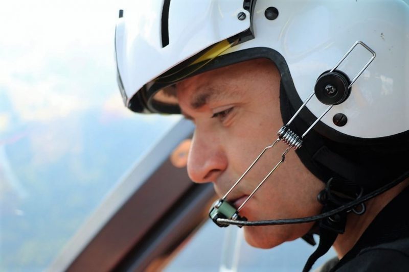 Flug mit dem Rettungsflieger über die Almen am Miemingerberg