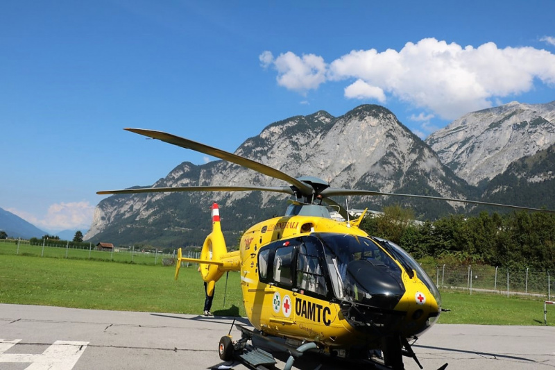 Flug mit dem Rettungsflieger über die Almen am Miemingerberg
