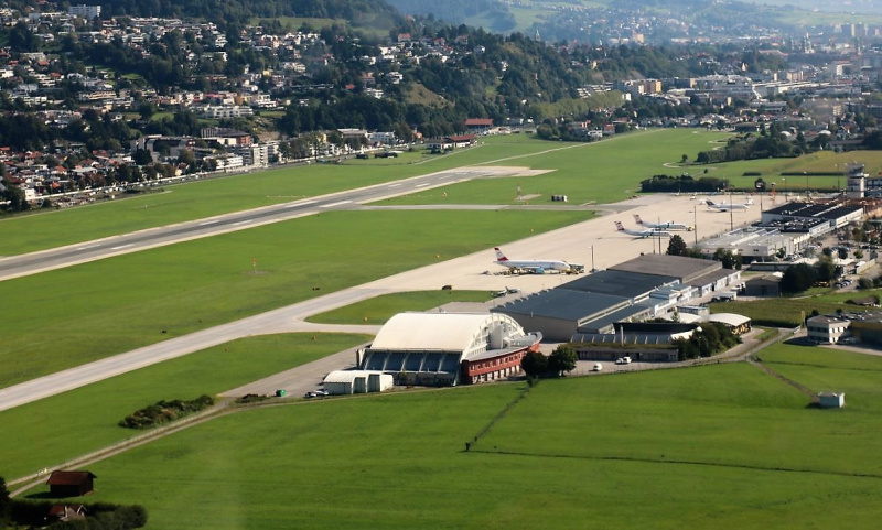 Flug mit dem Rettungsflieger über die Almen am Miemingerberg