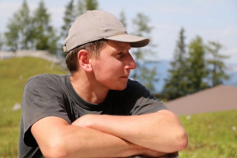 Freilichtbühne Seeben Alm – Almvieh und Wanderer auf Augenhöhe
