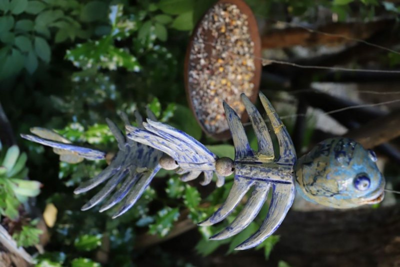 Gartenkunst blüht im Verborgenen – Ton trifft Holz