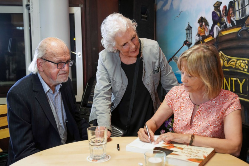 Gisela Steinhauer - Buchpremiere auf  der „MS Rodenkirchen“ in Köln 