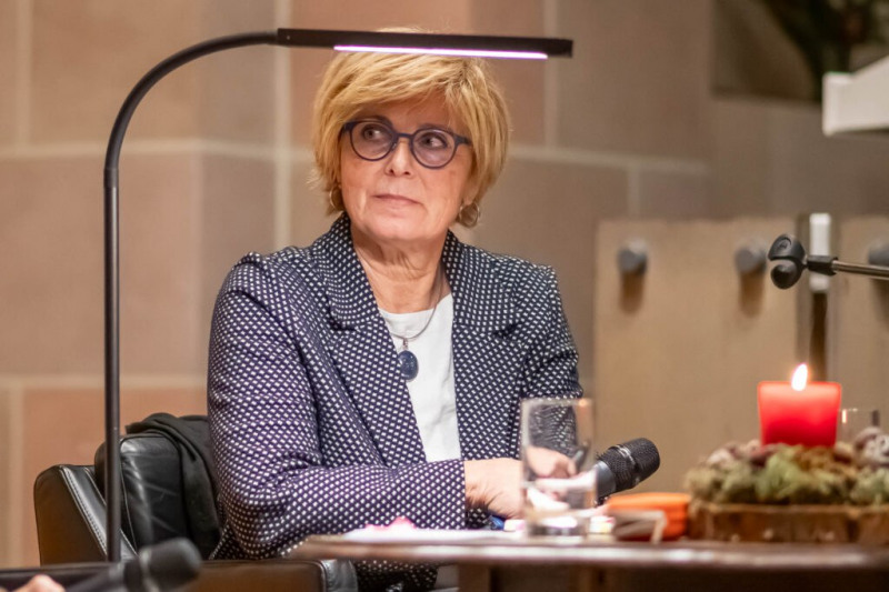 „Ich bin noch nicht weg“ von Gisela Steinhauer und Verena Welschof