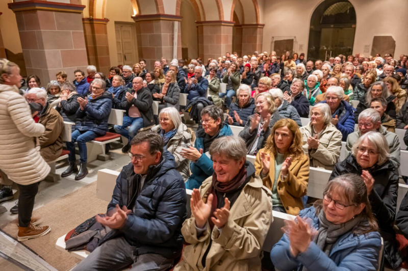 „Ich bin noch nicht weg“ von Gisela Steinhauer und Verena Welschof