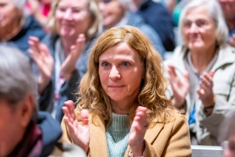 „Ich bin noch nicht weg“ von Gisela Steinhauer und Verena Welschof