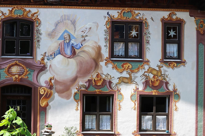 Lüftlmalerei in Oberammergau – „Gottvater in Wolken“