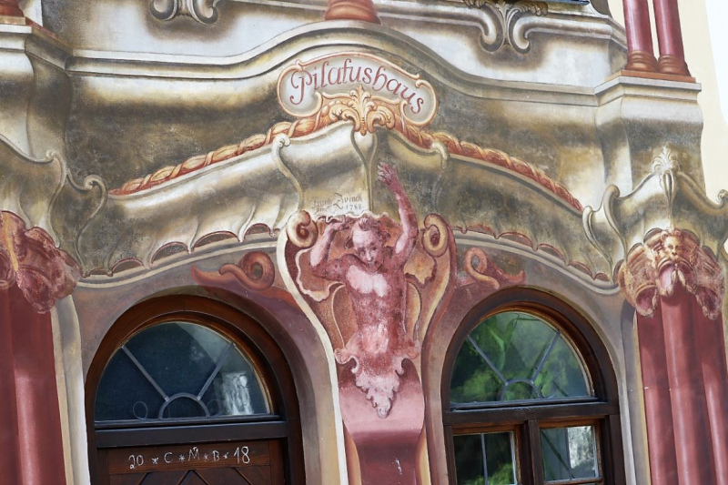 Lüftlmalerei in Oberammergau – „Gottvater in Wolken“