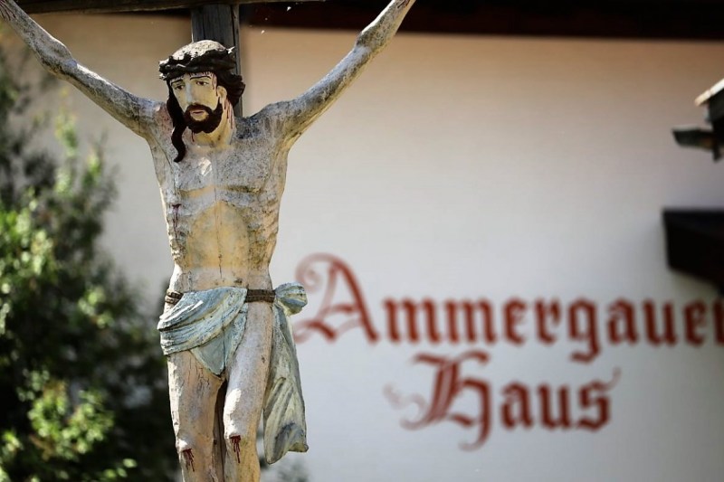 Lüftlmalerei in Oberammergau – „Gottvater in Wolken“