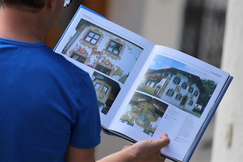 Lüftlmalerei in Oberammergau – „Gottvater in Wolken“