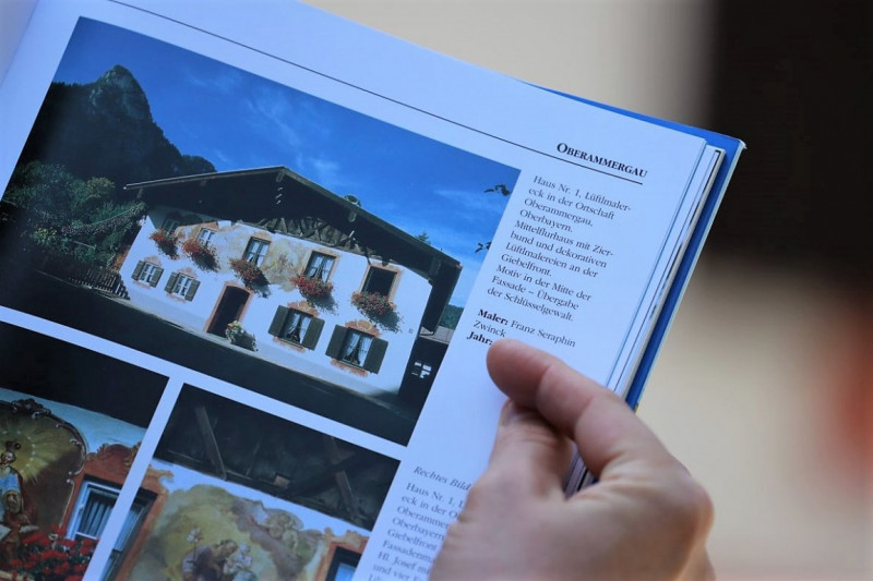 Lüftlmalerei in Oberammergau – „Gottvater in Wolken“