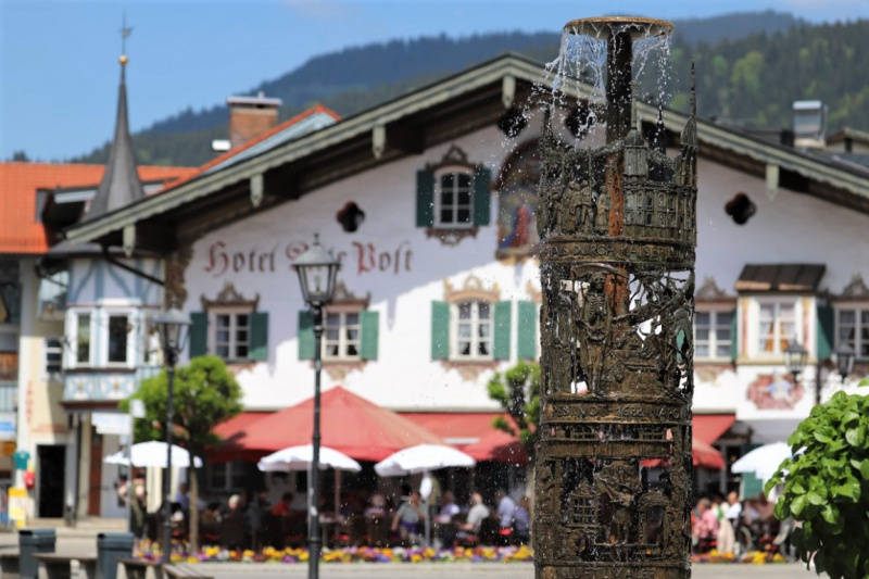 Lüftlmalerei in Oberammergau – „Gottvater in Wolken“