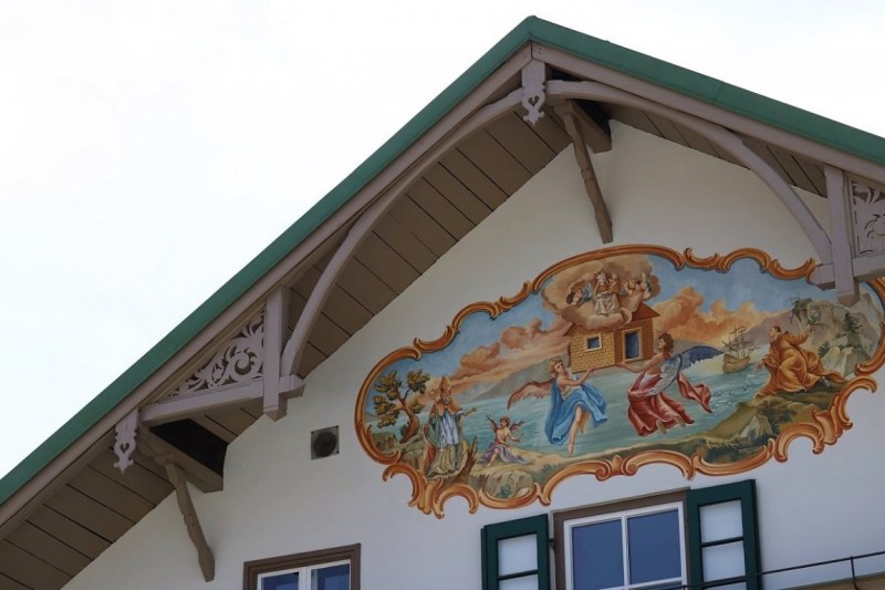 Lüftlmalerei in Oberammergau – „Gottvater in Wolken“