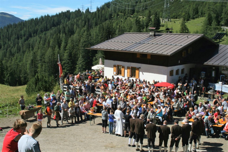 Marienbergalm – Bergmesse mit Segnung der Marienskulptur