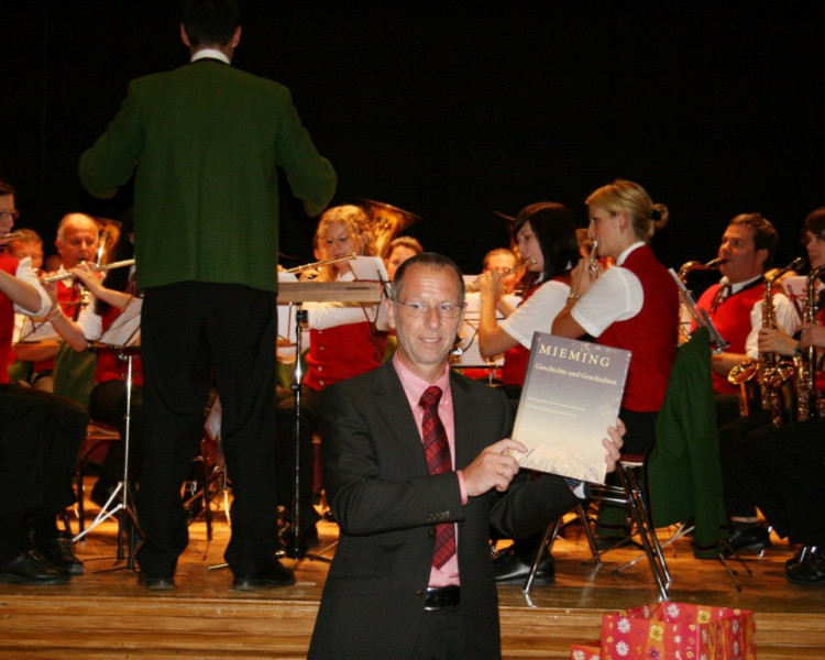 Mieming-Buch – „Geschichte und Geschichten“