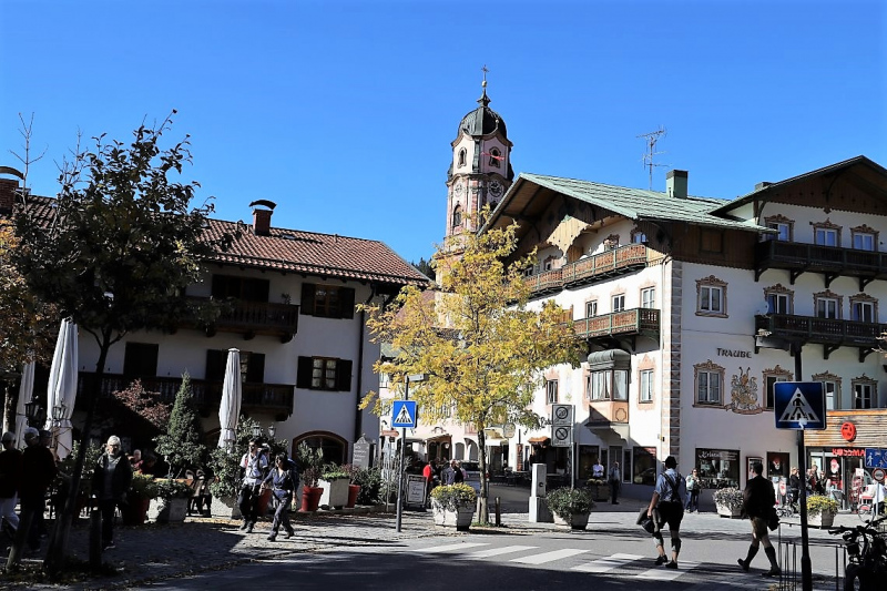 Mittenwald – Geigenbauer, Maskenschnitzer und Lüftlmaler