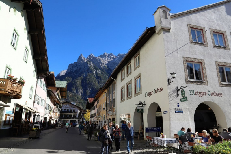 Mittenwald – Geigenbauer, Maskenschnitzer und Lüftlmaler