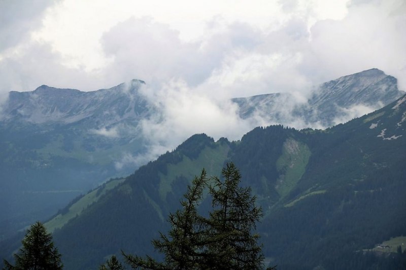Seeben Alm – Schutzwall schützt den Hüttenbetrieb