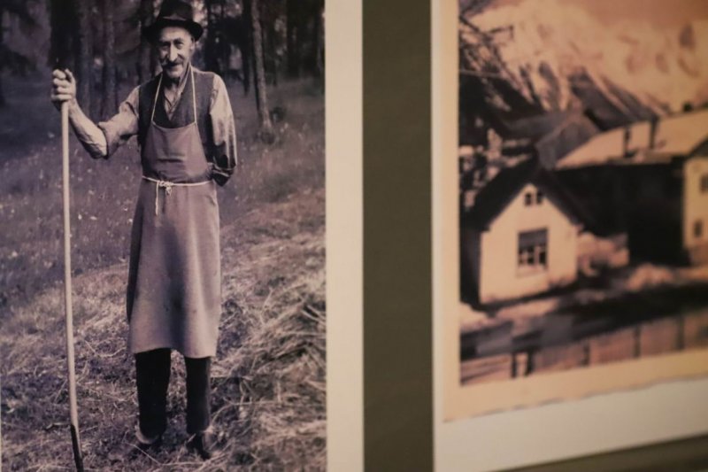 Sterbebilder erzählen – „Tot ist, wer vergessen wird“