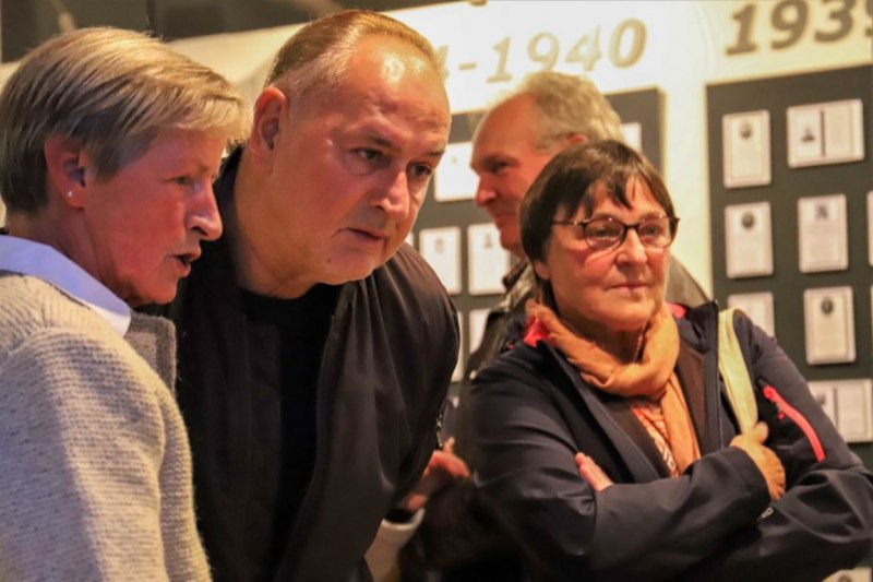 Sterbebilder erzählen – „Tot ist, wer vergessen wird“