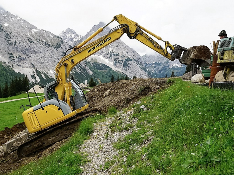 Verlegung der Feldernalmkapelle – Ein Bagger machte es möglich