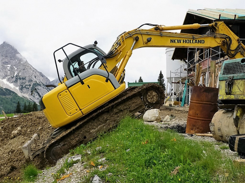 Verlegung der Feldernalmkapelle – Ein Bagger machte es möglich