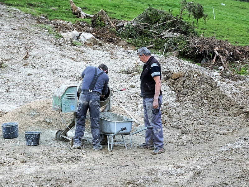 Verlegung der Feldernalmkapelle – Ein Bagger machte es möglich