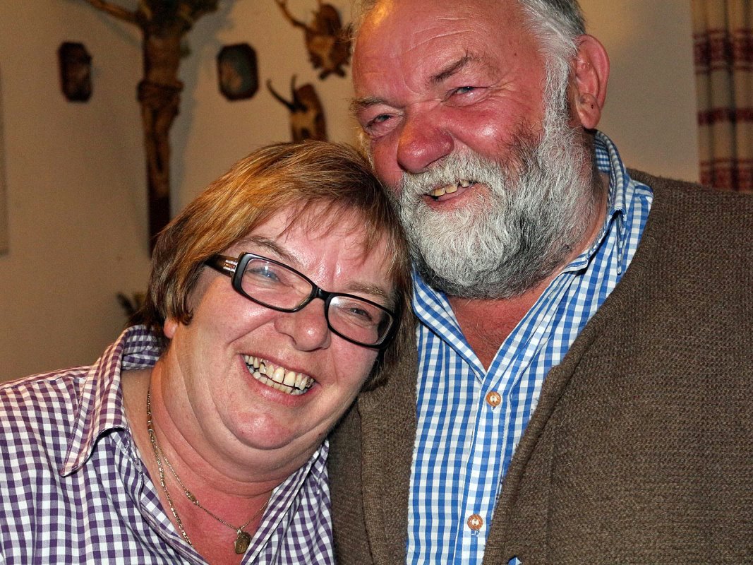 „Das waren vierzig Jahre Flitterwochen“, sagt die Nassereitherin Anni, die ihren Herbert aus Mieming „heute fast noch mehr liebt als in der Anfangszeit“. (Foto: Knut Kuckel)