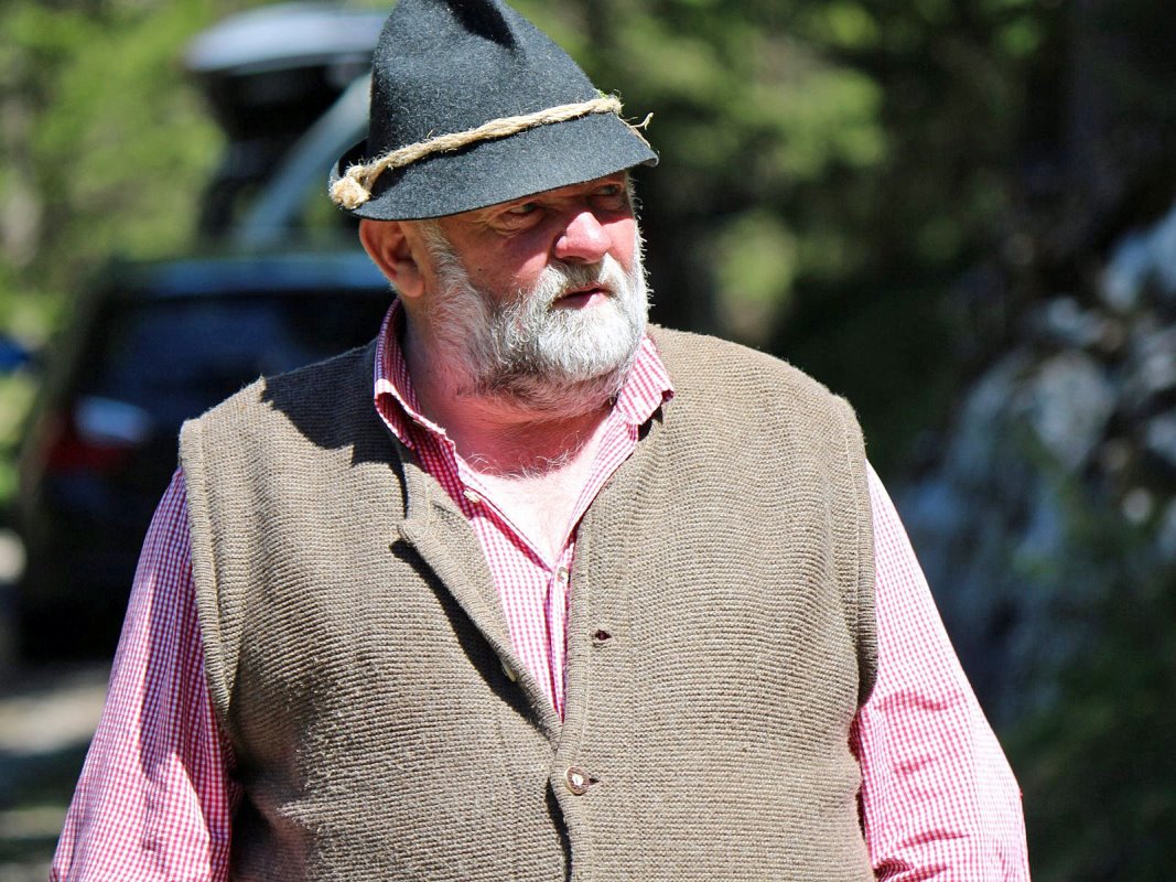 Herbert Schuchter - 40 Jahre Almhirt der Marienbergalpe. Der Chef-Hirte der Marienberg-Alpe hat in vierzig Jahren vier Alm-Meistern gedient. (Foto: Knut Kuckel)