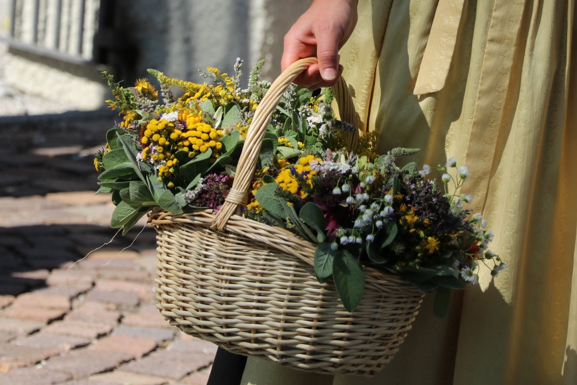 Die Kräuterbüschl bestehen in Tirol – je nach Region – aus 7, 9, 12 oder 15 Kräutern. (Foto: Knut Kuckel)