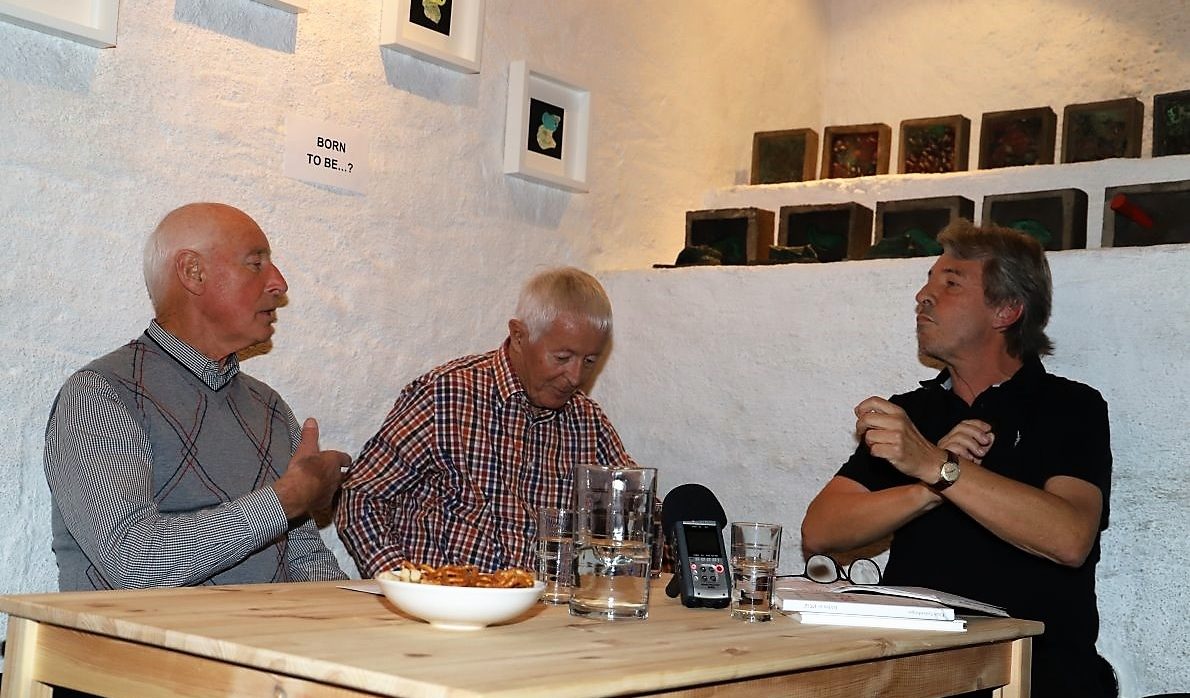 Wilhelm Zimmermann und Siegfried Köll im Gespräch mit Erich Ledersberger. (Foto: Knut Kuckel)