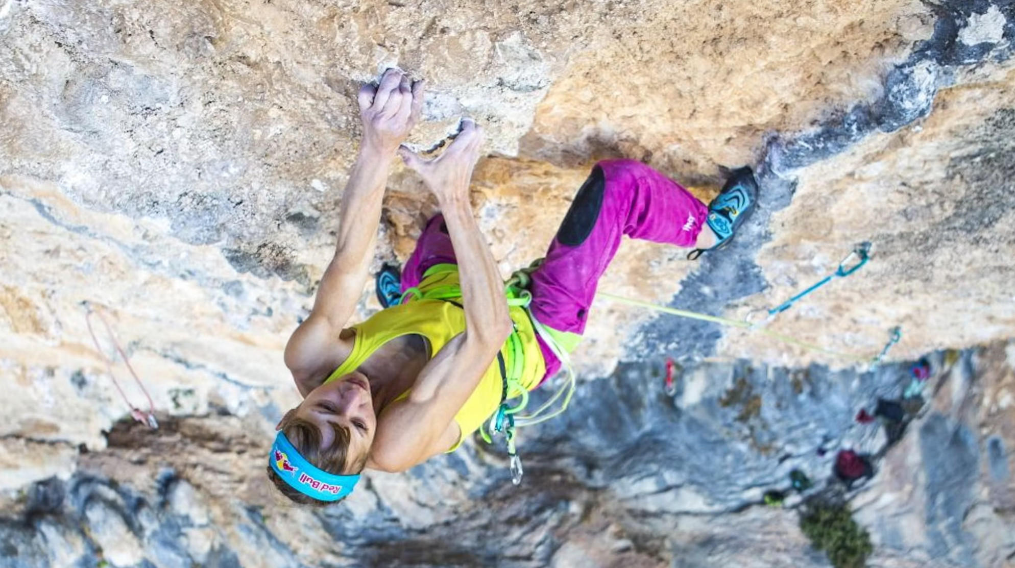 Angela Eiter auf den letzten Metern der Route "La Planta de Shiva". (Foto: javipec; Red Bull Contentpool / Javipec)